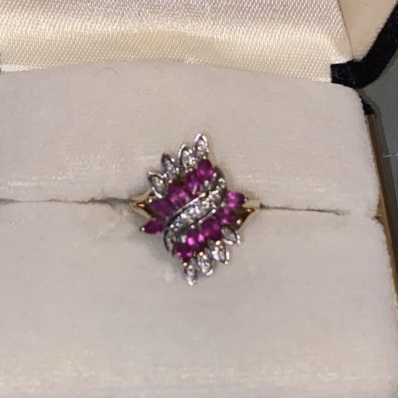 🩷🤍💛EUC Like New 14K Gold 10 Genuine Rubies & Diamonds Cocktail Ring - Size: 6 - Picture 4 of 15